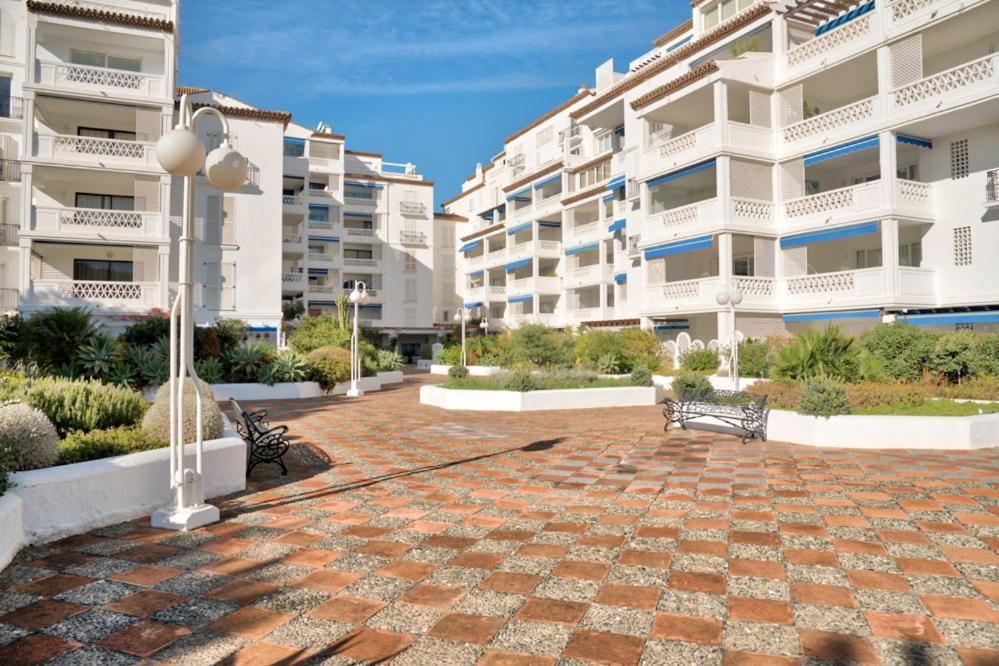 Playas Del Duque, Puerto Banus, Golf .Playa Y Compras Apartment มาร์เบยา ภายนอก รูปภาพ