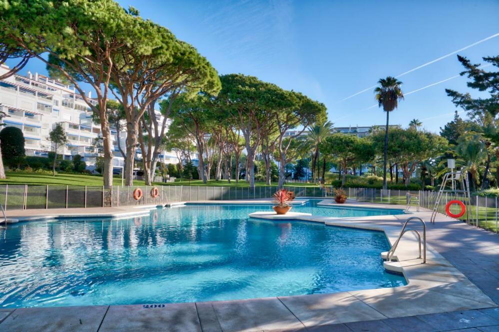 Playas Del Duque, Puerto Banus, Golf .Playa Y Compras Apartment มาร์เบยา ภายนอก รูปภาพ